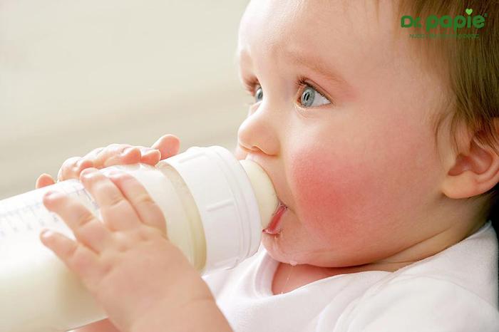 Sữa thường là nguyên nhân gây kích ứng ở trẻ